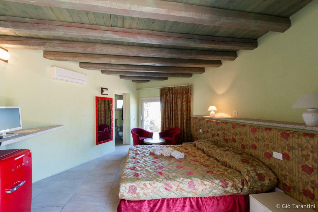 Liscia Country Relais Guest House Sant'Antonio di Gallura Eksteriør bilde
