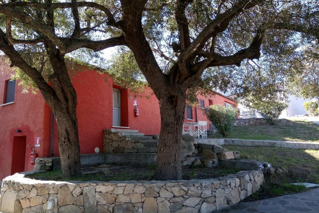 Liscia Country Relais Guest House Sant'Antonio di Gallura Eksteriør bilde